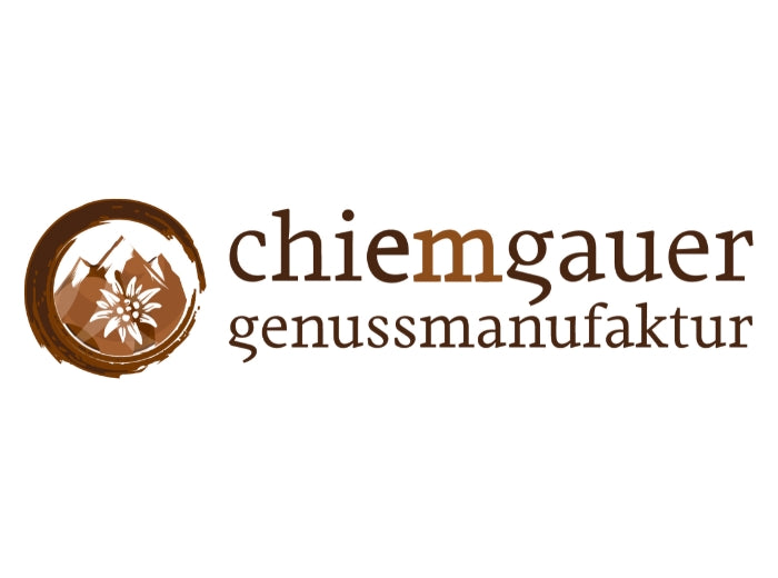 Logo Chiemgauer Genussmanufaktur in braun auf weißem Hintergrund