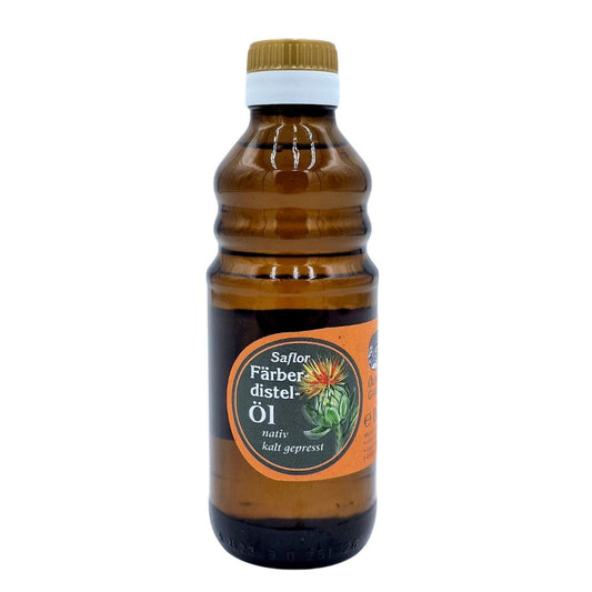 Färberdistelöl nativ kaltgepresst, 250 ml in brauner Glasflasche der Ölmühle Garting auf weißem Hintergrund 