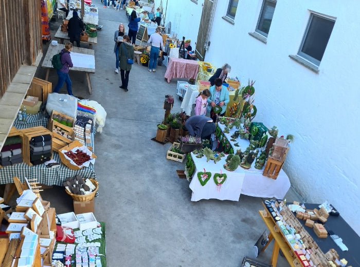 Gesamter Handwerksmarkt auf Hoffest in der Ölmühle Garting