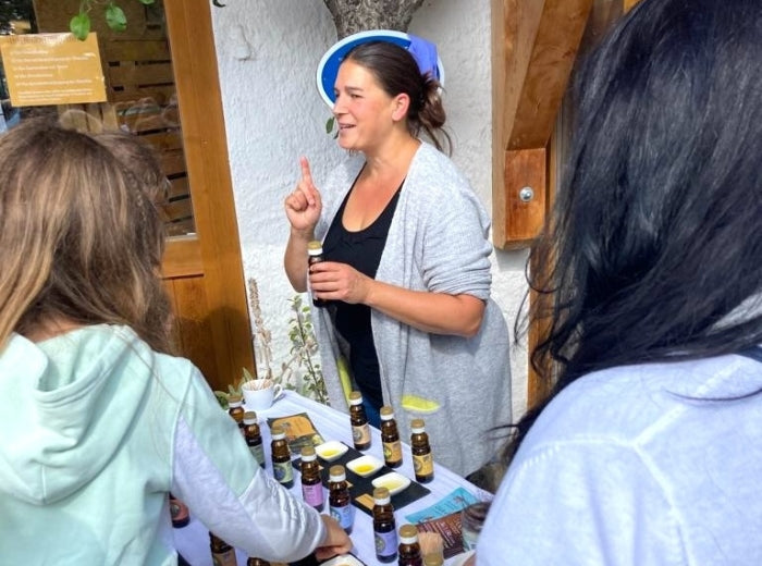 Ölverkostung auf Hoffest in der Ölmühle Garting