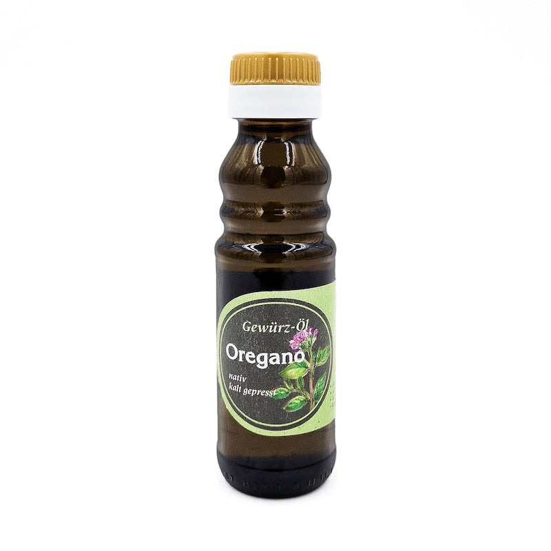 Oregano Kräuteröl nativ kaltgepresst, 100 ml in brauner Glasflasche der Ölmühle Garting mit grünem Etikett auf weißem Hintergrund