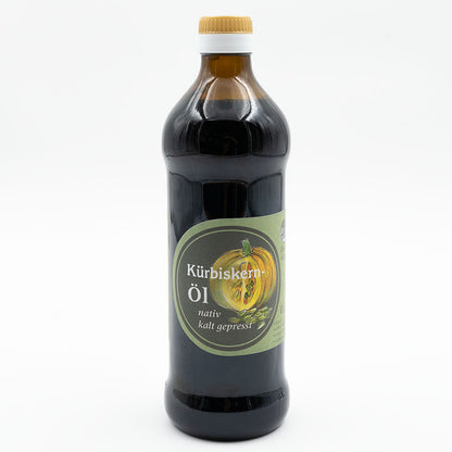 Natives kaltgepresstes Kürbiskernöl der Ölmühle Garting in brauner 500-ml-Glasflasche