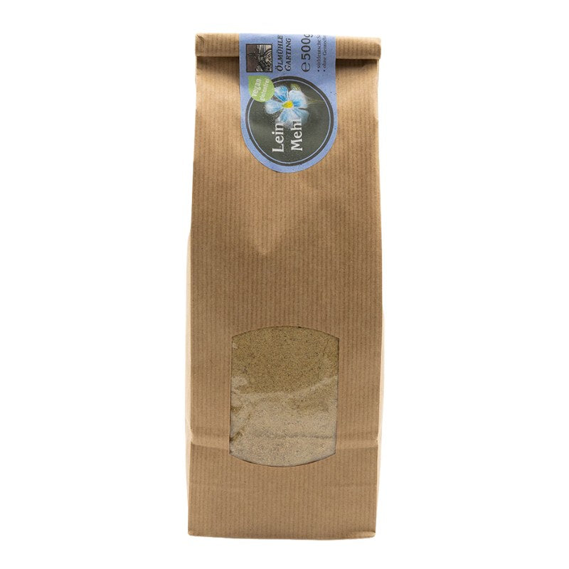 Nahaufnahme des glutenfreien Leinmehls Gold in der Verpackung der Ölmühle Garting mit Sichtfenster.