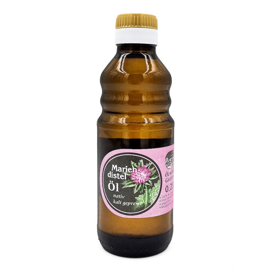 Mariendistelöl nativ kaltgepresst, 250 ml in brauner Glasflasche der Ölmühle Garting auf weißem Hintergrund 