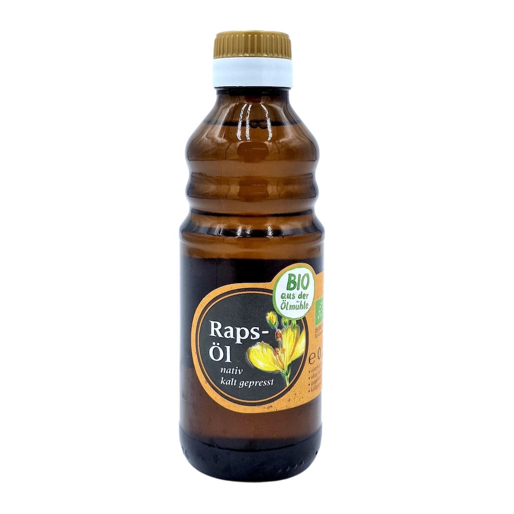 Bio Rapsoel nativ kaltgepresst, 250 ml Glasflasche der Oelmuehle Garting auf weißem Hintergrund