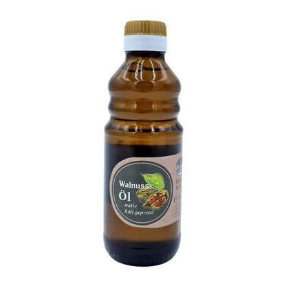 Walnussöl nativ kaltgepresst, 250 ml in brauner Glasflasche der Ölmühle Garting mit hellbraunem Etikett auf weißem Hintergrund