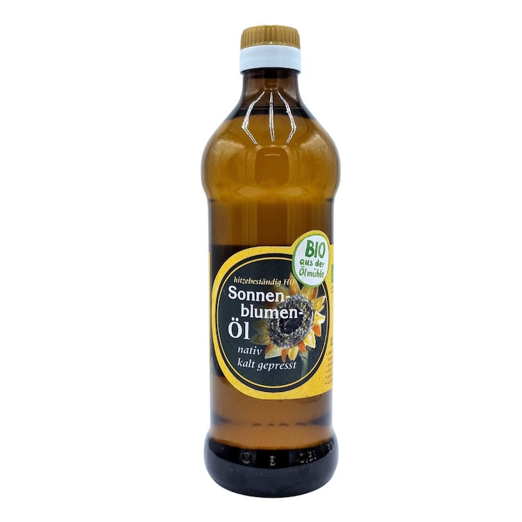 Bio Sonnenblumenöl nativ kaltgepresst, 500 ml in brauner Glasflasche der Ölmühle Garting auf weißem Hintergrund