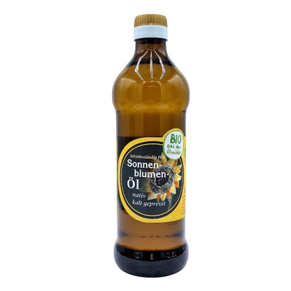 Bio Sonnenblumenöl nativ kaltgepresst, 500 ml in brauner Glasflasche der Ölmühle Garting auf weißem Hintergrund